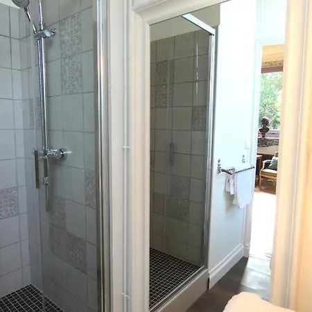 게스트하우스 Chateau De Hieville 4*