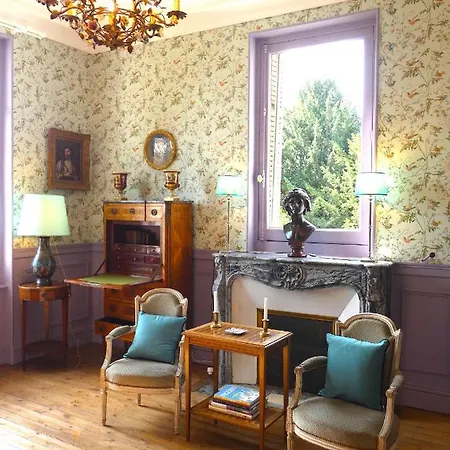 Chateau De Hieville 게스트하우스 4*