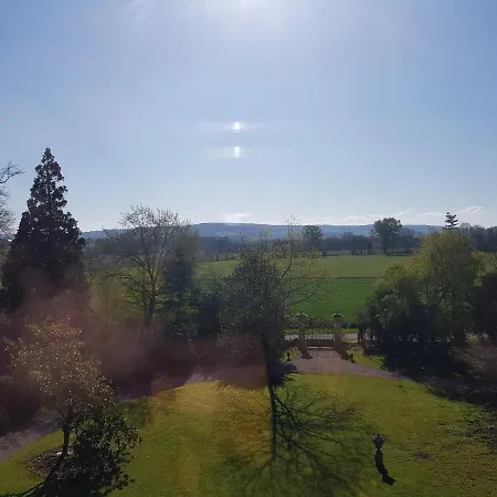 Chateau De Hieville 게스트하우스 4*