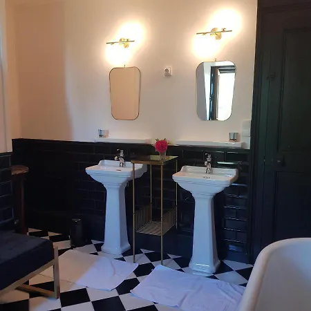 Chateau De Hieville 게스트하우스