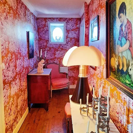 Chateau De Hieville 4*