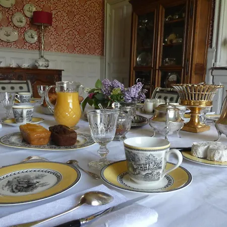 게스트하우스 Chateau De Hieville 4*