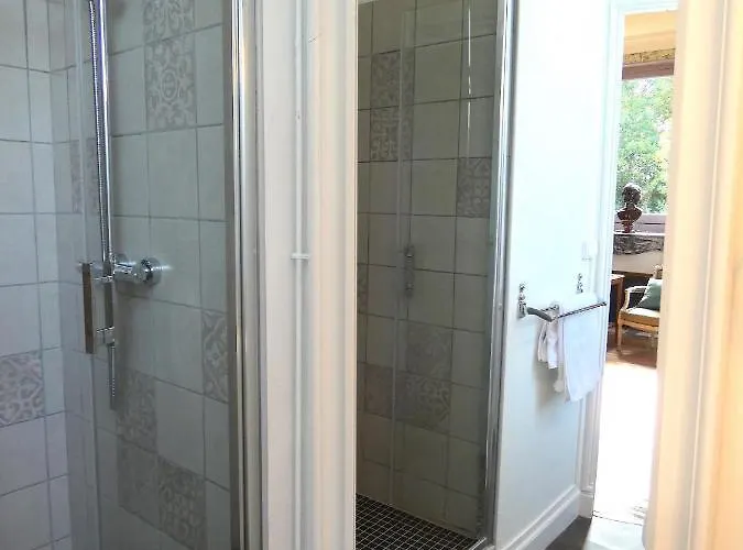 Guest house Chateau De Hieville 4*