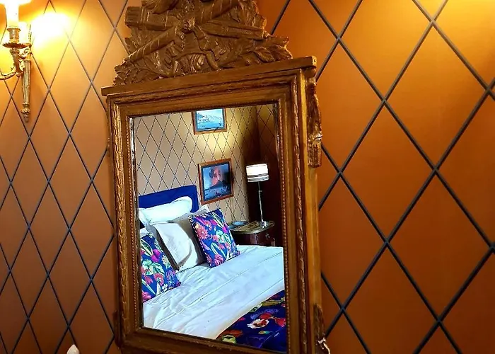 Chateau De Hieville 4*