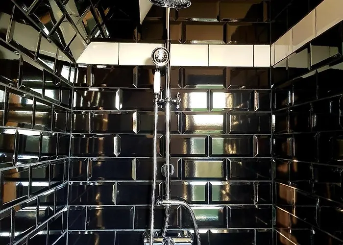 Πανσιόν Chateau De Hieville 4*