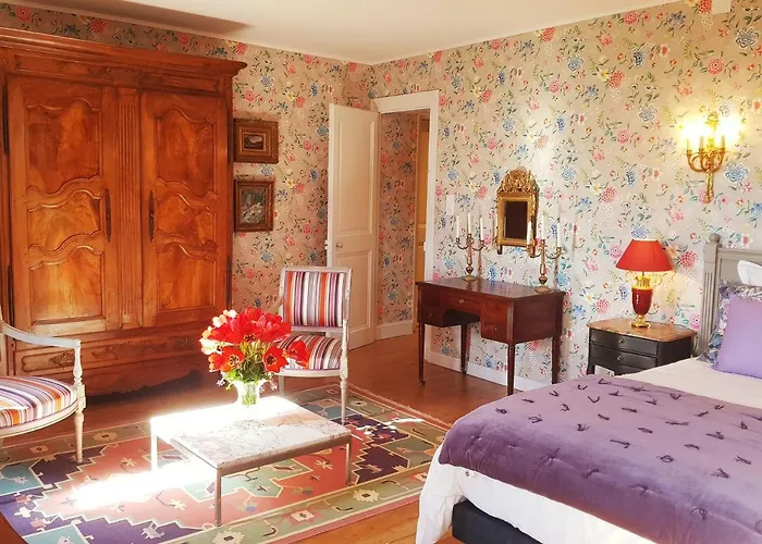 Chateau De Hieville 4*