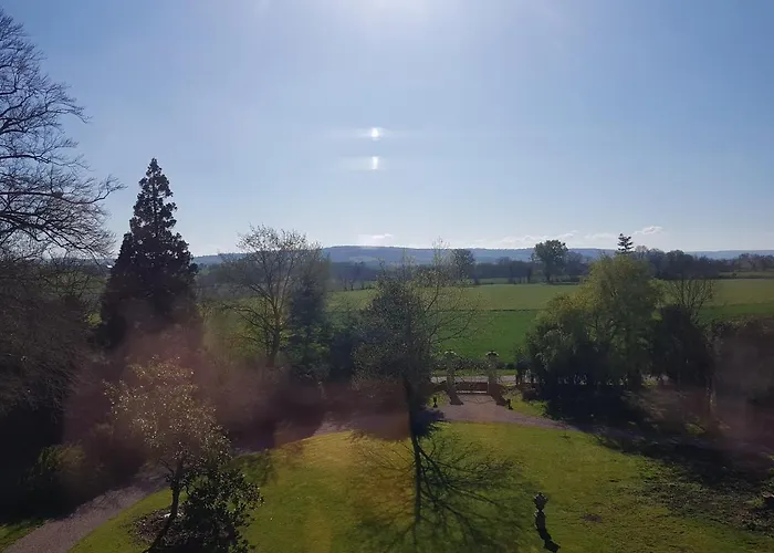 Chateau De Hieville Πανσιόν 4*