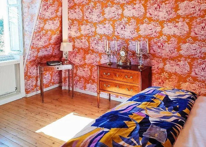 Guest house Chateau De Hieville 4*