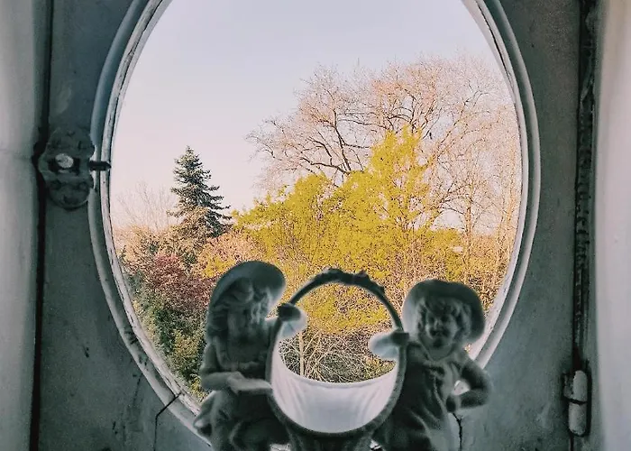 Chateau De Hieville Πανσιόν 4*