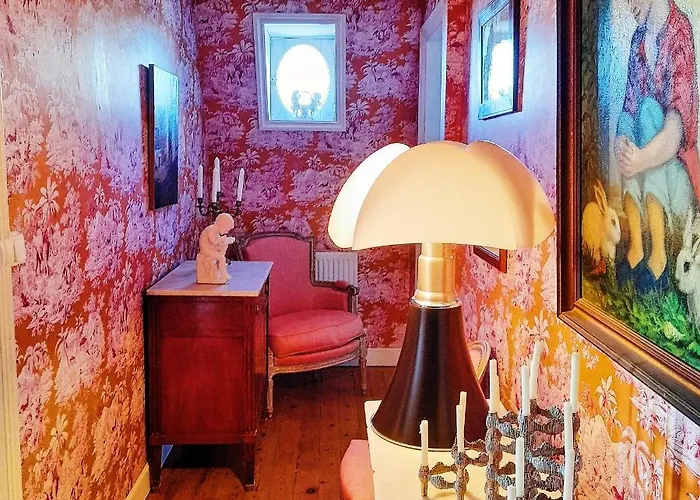 Chateau De Hieville 4*