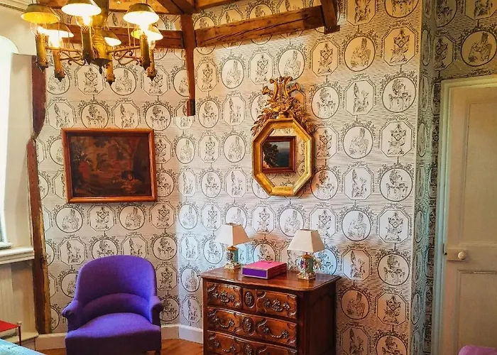 Guest house Chateau De Hieville 4*