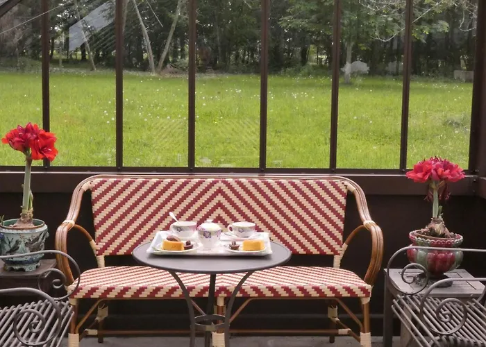 Guest house Chateau De Hieville 4*