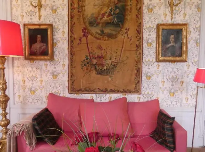 Chateau De Hieville 4*